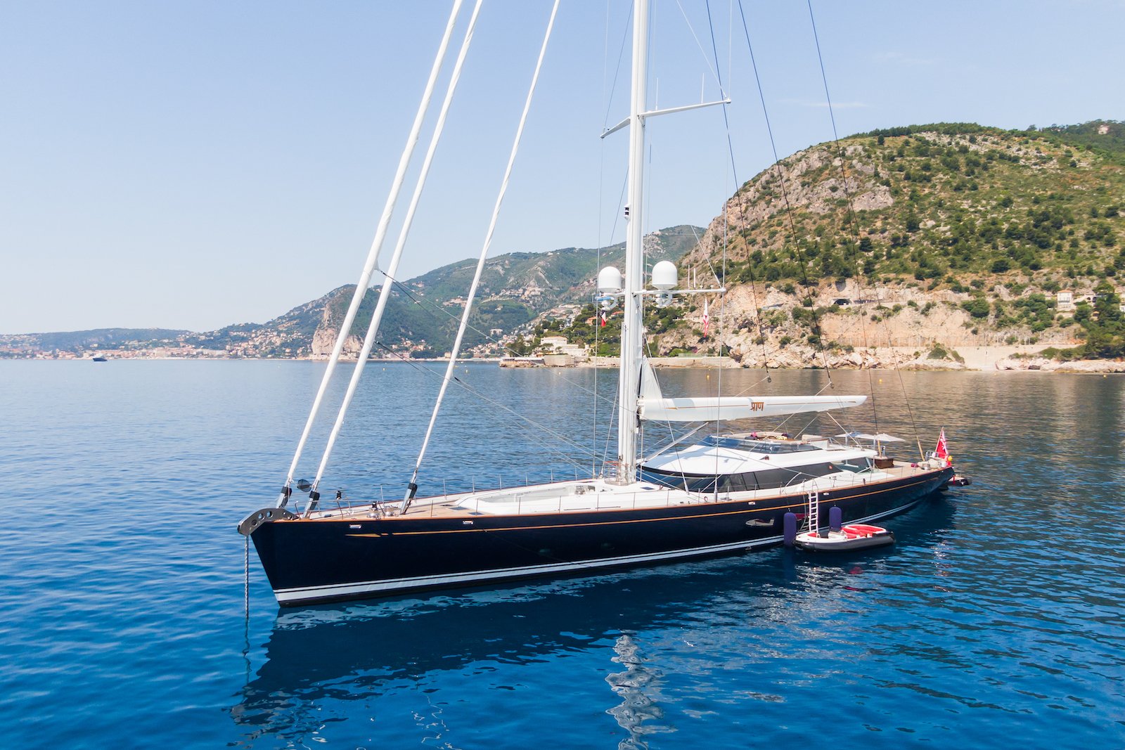 Luxury Sailing Yachts