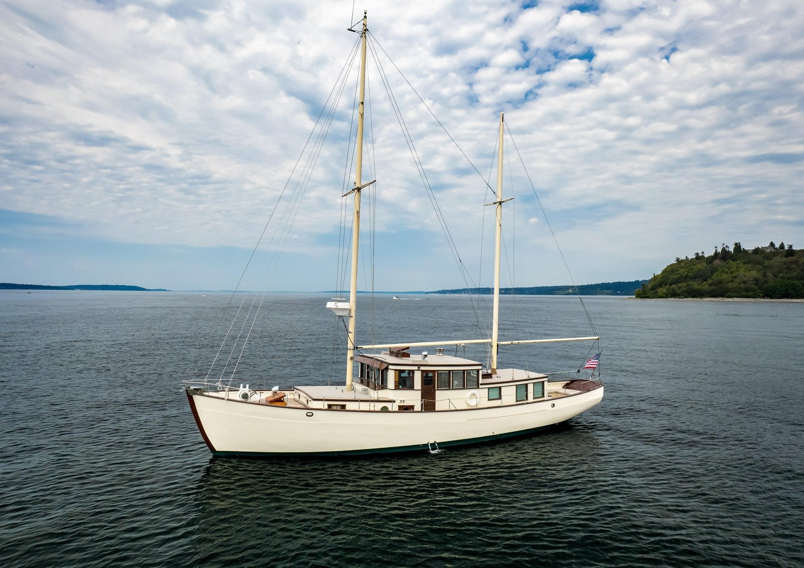 Motorsailers