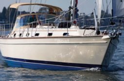 Island Packet Yachts IP 490