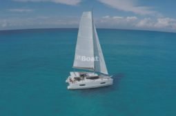 Fountaine Pajot Lucia 40