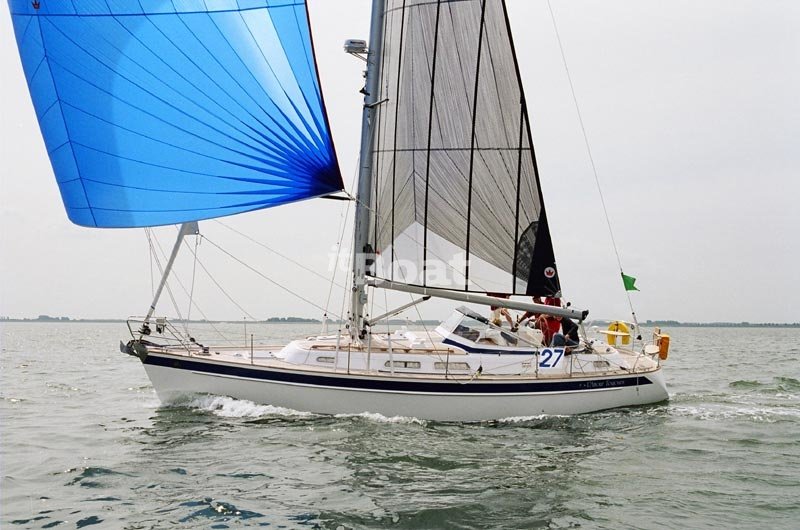 Hallberg-Rassy 37