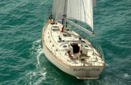 Island Packet Yachts IP 490