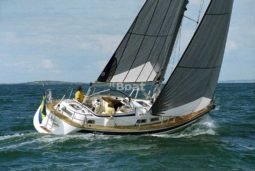 Hallberg-Rassy 37