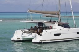 Fountaine Pajot Lucia 40