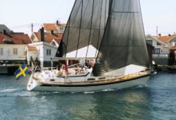 Hallberg-Rassy 37