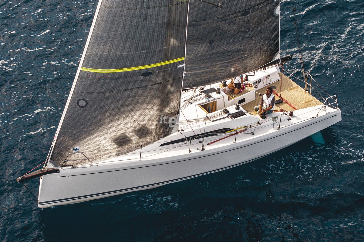 Grand Soleil 34