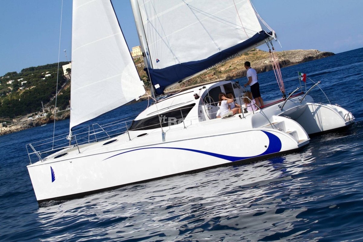 Flash Catamarans Ladyhawke 33