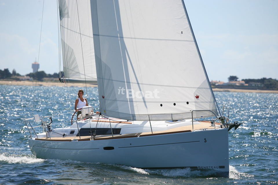 Beneteau Oceanis 37