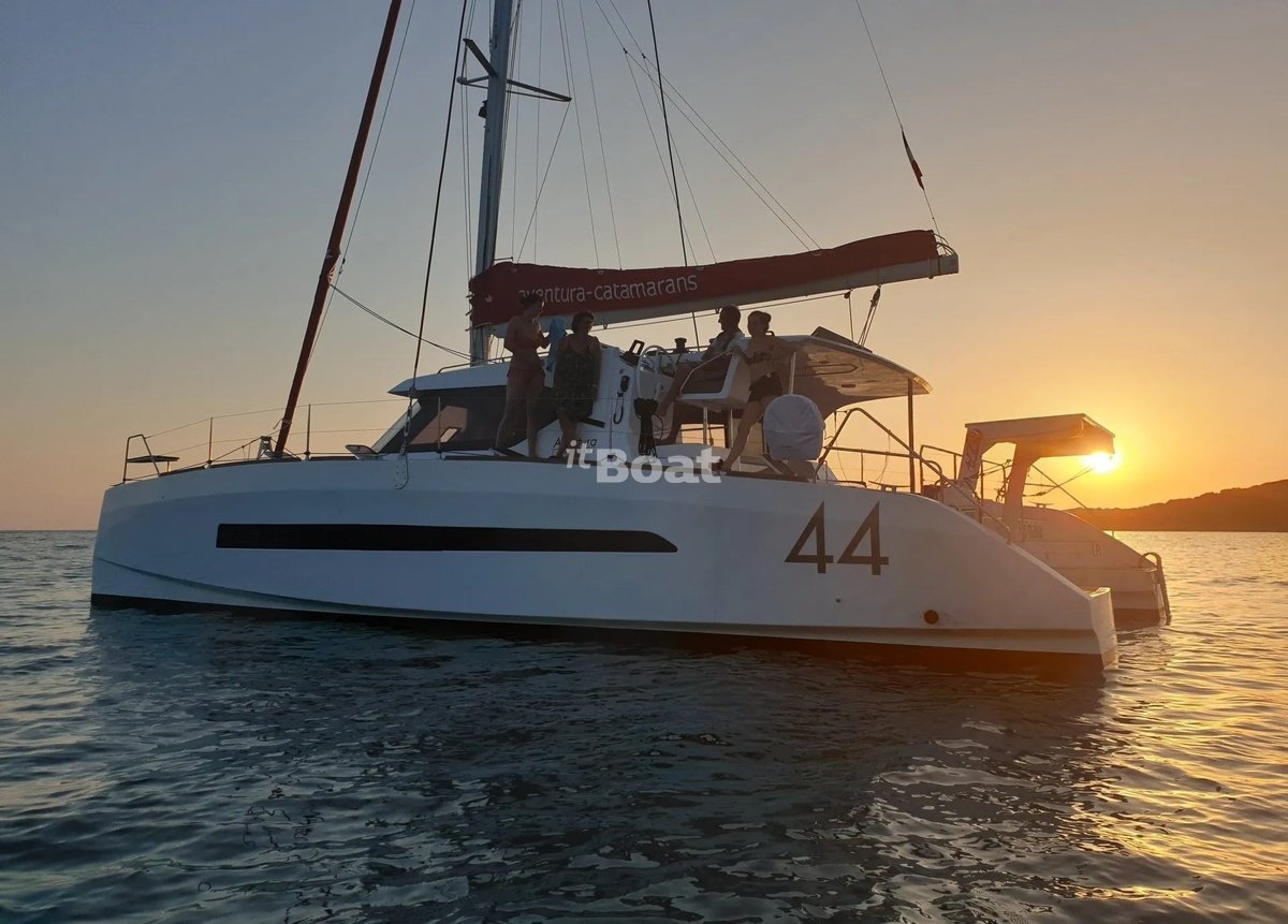 Aventura 44