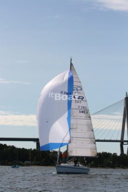 CR Yachts 370