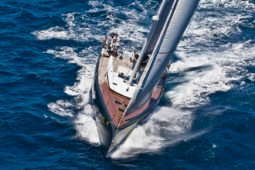 Maxi Dolphin Nacira 67