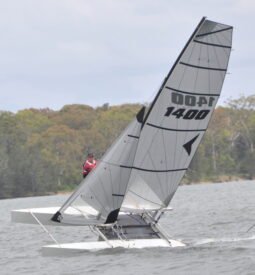 Arrow (Catamaran)