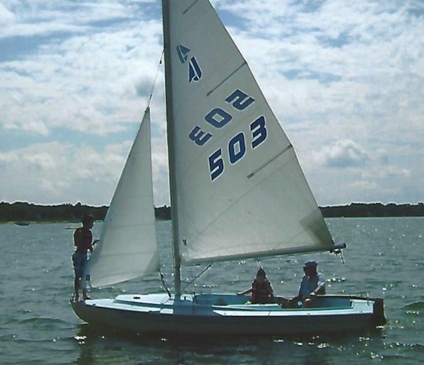 Johnson Daysailer 16